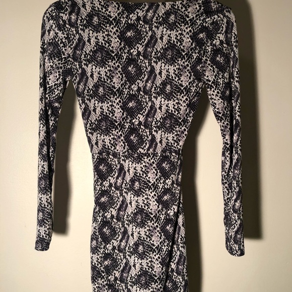 Purple snakeskin dress - Picture 2 of 3